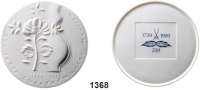 MEDAILLEN AUS PORZELLAN,Staatliche Porzellan-Manufaktur MEISSEN Meissen 1989 weiß, Rs. Motiv, Schwertermarke und Zahlen Aquatinta (82 mm).  VEB Staatliche Porzellan-Manufaktur - 250 Jahre Zwiebelmuster.  W. 9235.2.6.5.