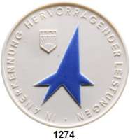 MEDAILLEN AUS PORZELLAN,Staatliche Porzellan-Manufaktur MEISSEN Berlin 1971ff weiß, Rakete blau (65 mm).  Zentralstelle MMM - In Anerkennung hervorragender Leistungen.  W. 5067.2.6.5 ff.