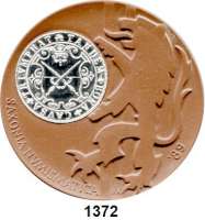 MEDAILLEN AUS PORZELLAN,Staatliche Porzellan-Manufaktur MEISSEN Meissen 1989 braun (64 mm) mit eingelegter Zinnmedaille.  Kulturbund der DDR - BFA Numismatik Dresden.  W. 9238.