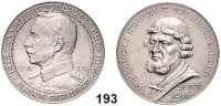 Deutsche Münzen und Medaillen,Preußen, Königreich Wilhelm II. 1888 - 1918 Silbermedaille 1915 (L. Chr. Lauer).  500 Jahre Hohenzollern in Brandenburg.  Brustbild des Kaisers links. /  Kurfürst Friedrich I. im Brustbild von vorn links.  Rand: SILBER 990.  33,5 mm.  18,28 g.