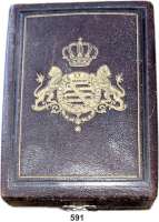 Orden, Ehrenzeichen, Militaria, Zeitgeschichte,Deutschland Sächsische Herzogtümer Goldbedrucktes Lederetui für das Kommandeurskreuz des sächs. ernestinischen Hausordens.