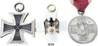 Orden, Ehrenzeichen, Militaria, Zeitgeschichte,Deutschland Drittes Reich LOT. von 3 Auszeichnungen.  Eisernes Kreuz 1939  2. Klasse; Ehrenzeichen für Deutsche Volkspflege 3. Stufe und Medaille für Deutsche Volkspflege mit Band.